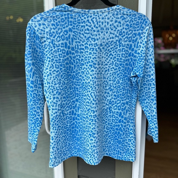 J. McLaughlin Blue Long Sleeve Tee with Animal Print - Picture 2 of 3